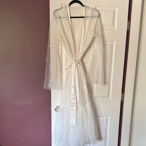 Untamed Petals Pearl Bridal Robe